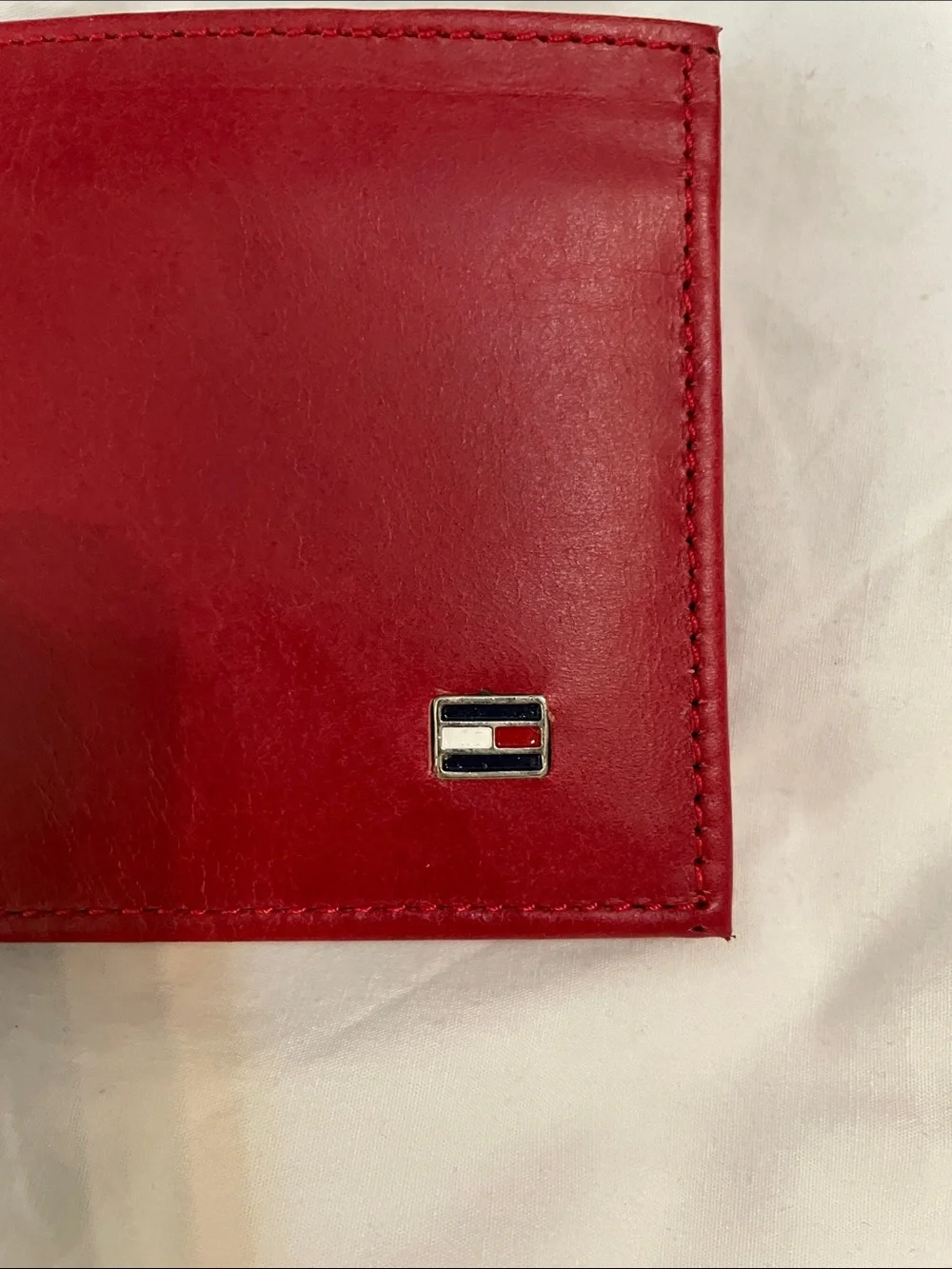 Tommy Hilfiger Red Leather Wallet with Logo Plaque